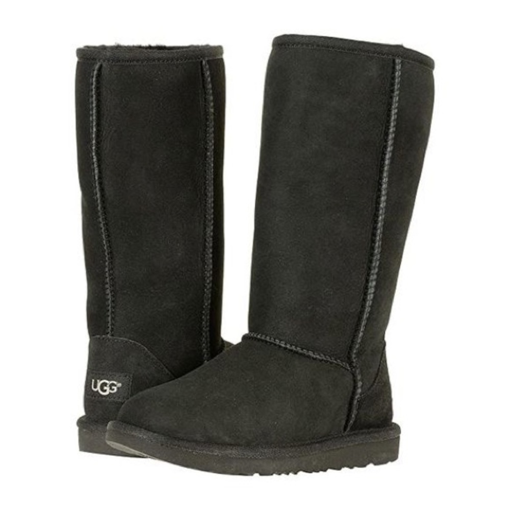 Black tall UGG boots at an unbelievable price!! Like Brand new condition 👏🏼